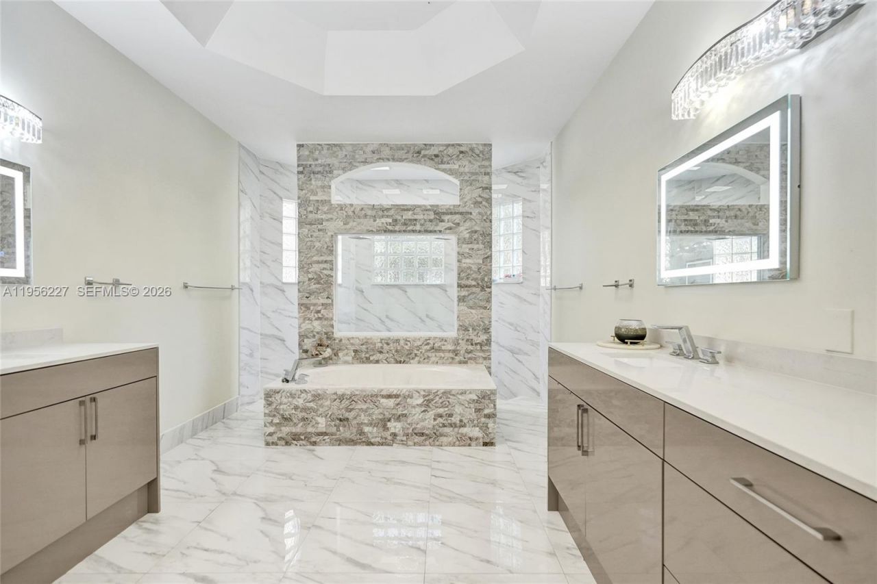 2024 NW 139th Ter, Pembroke Pines, FL 33028 Photo