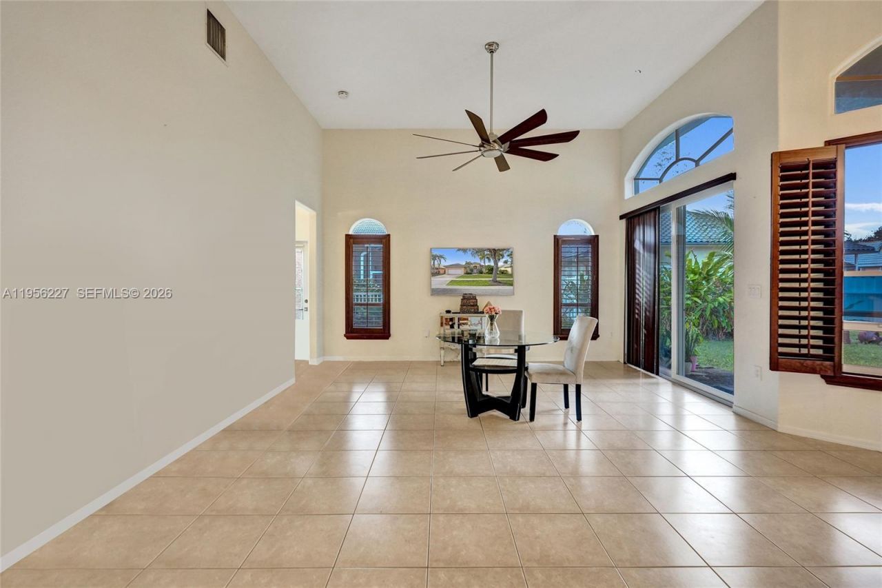 2024 NW 139th Ter, Pembroke Pines, FL 33028 Photo