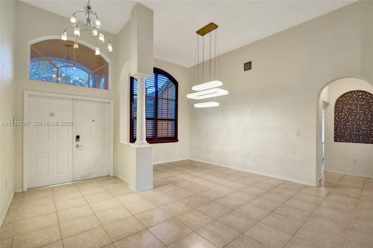 2024 NW 139th Ter, Pembroke Pines, FL 33028 Photo