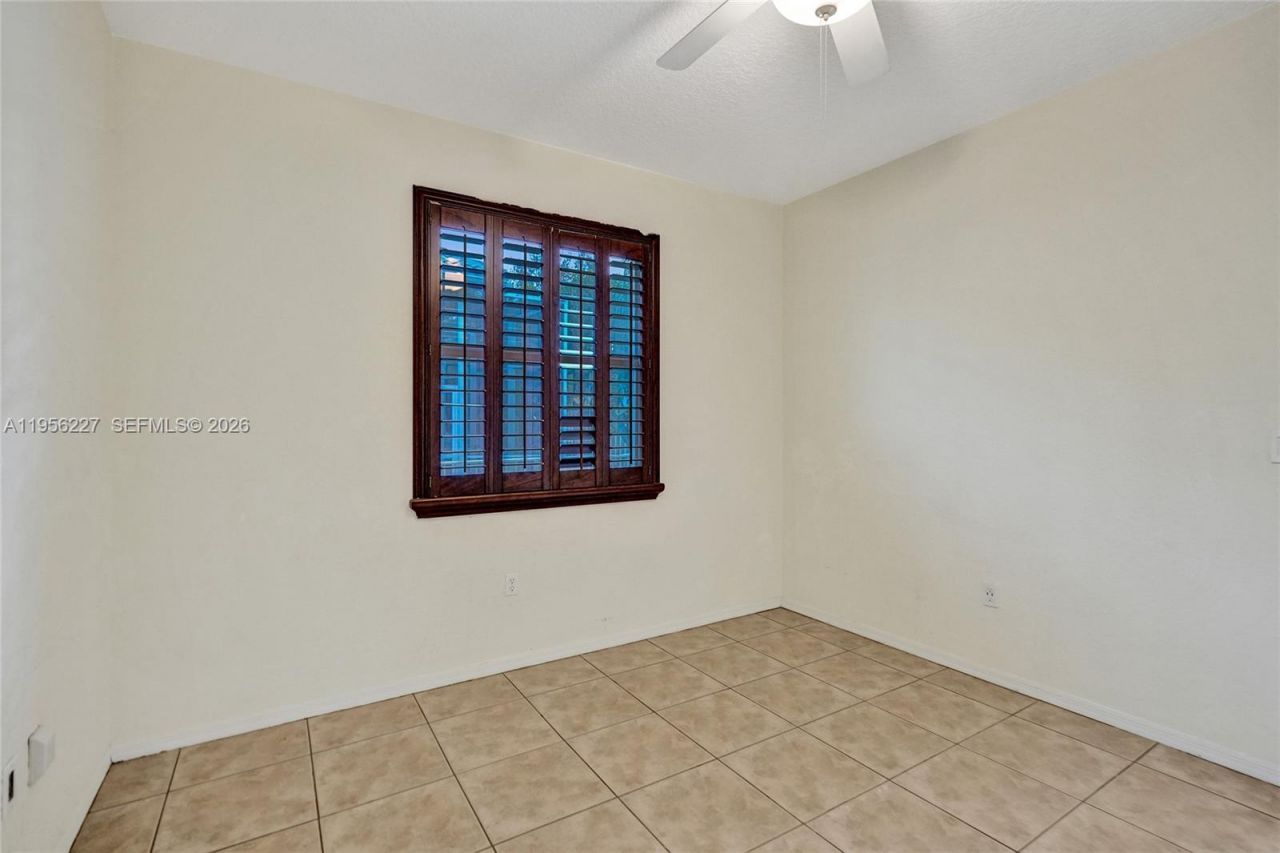 2024 NW 139th Ter, Pembroke Pines, FL 33028 Photo