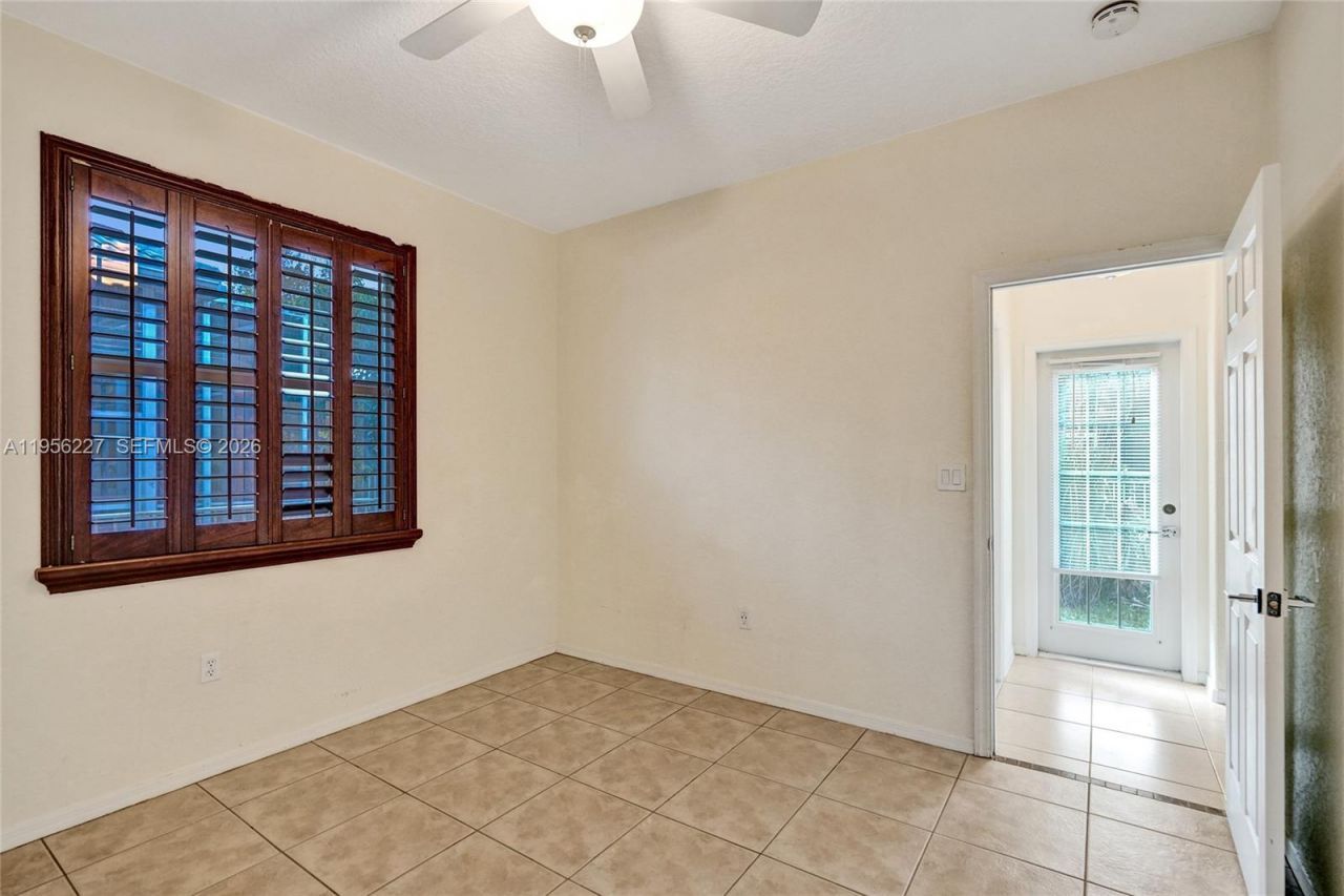 2024 NW 139th Ter, Pembroke Pines, FL 33028 Photo
