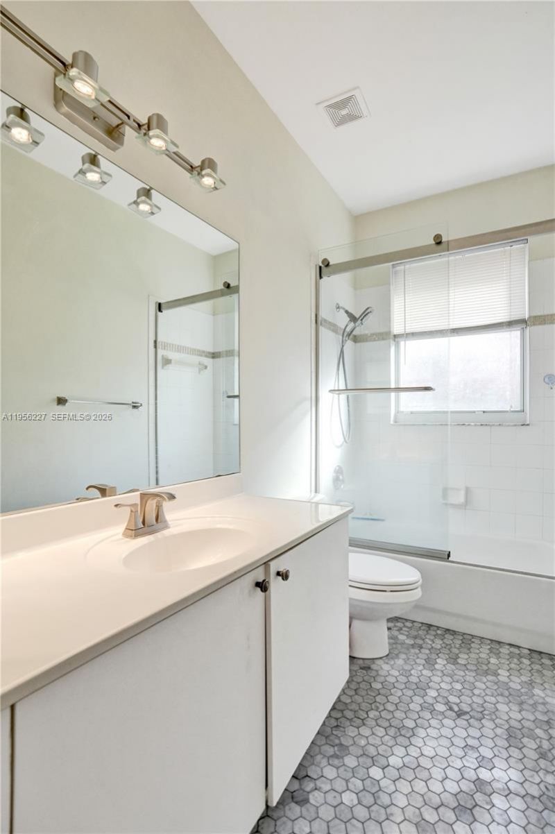 2024 NW 139th Ter, Pembroke Pines, FL 33028 Photo