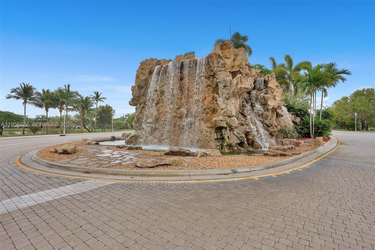 2024 NW 139th Ter, Pembroke Pines, FL 33028 Photo