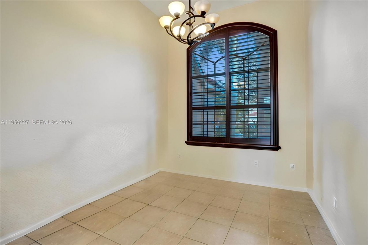 2024 NW 139th Ter, Pembroke Pines, FL 33028 Photo
