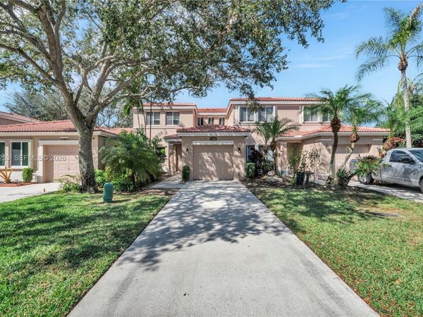 11063 SW 16th Mnr, Davie, FL 33324