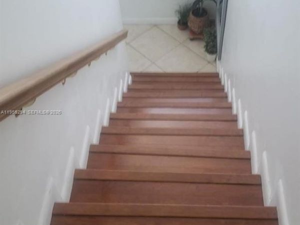 9980 NW 9th St Cir , Unit 204, Miami, FL 33172