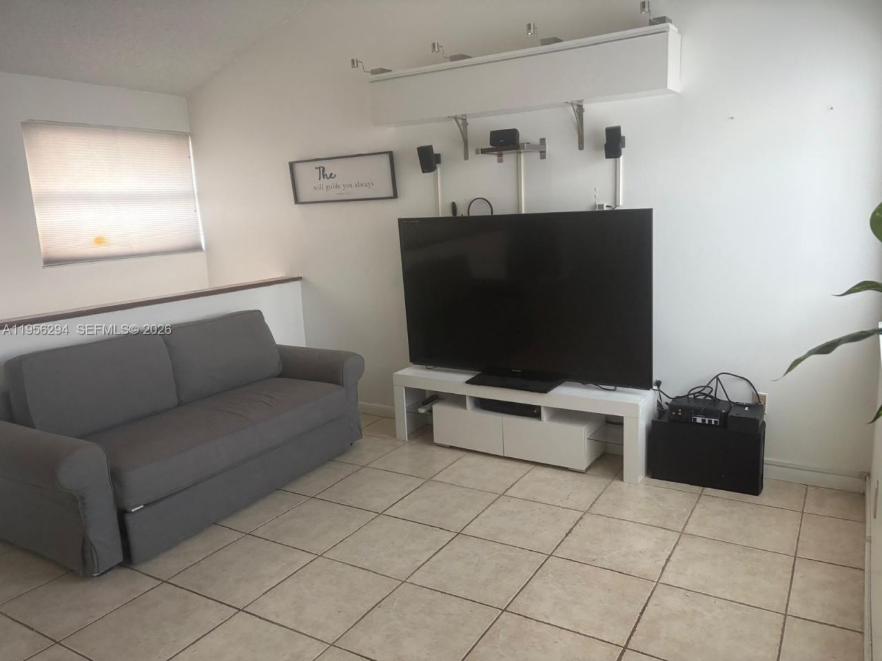 9980 NW 9th St Cir , Unit 204, Miami, FL 33172 Photo