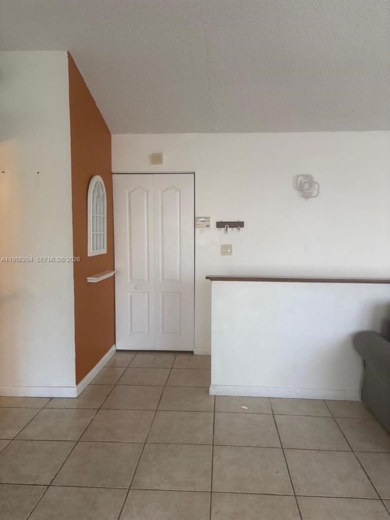 9980 NW 9th St Cir , Unit 204, Miami, FL 33172 Photo