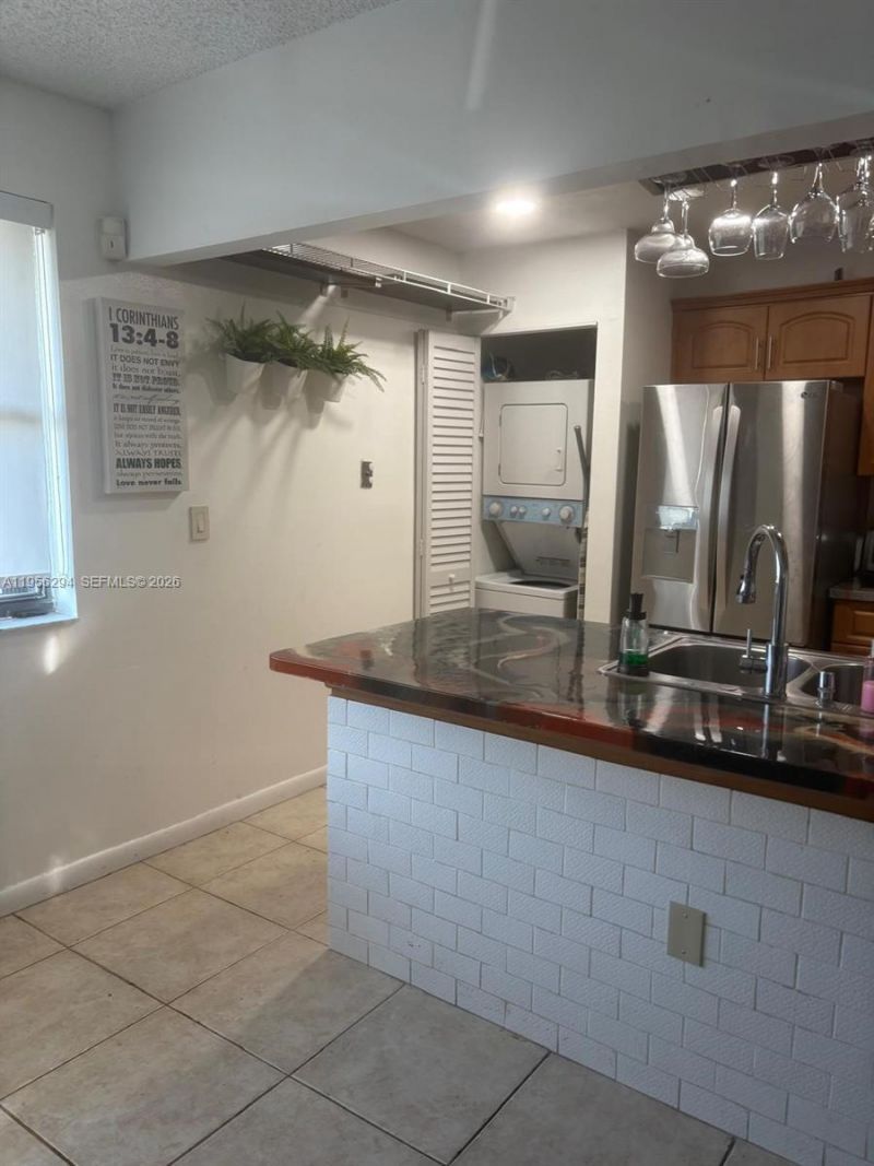 9980 NW 9th St Cir , Unit 204, Miami, FL 33172 Photo