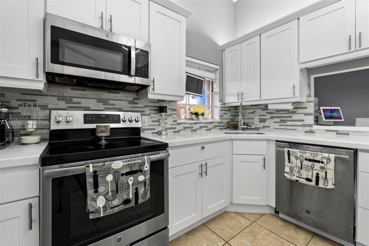 11361 SW 160th Ct, Miami, FL 33196 Photo