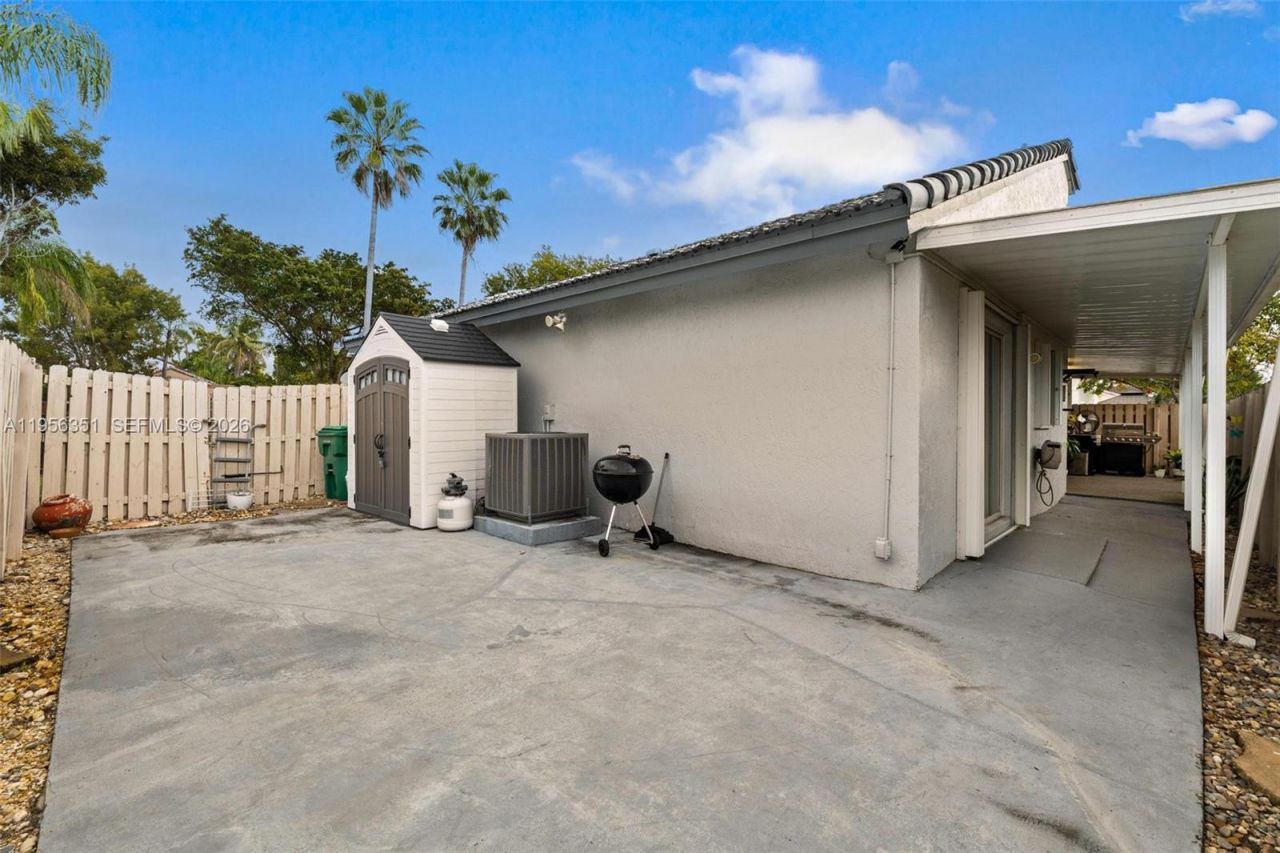 11361 SW 160th Ct, Miami, FL 33196 Photo