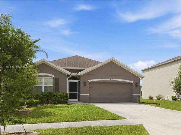 8649 Cobblestone Dr, Fort Pierce, FL 34945