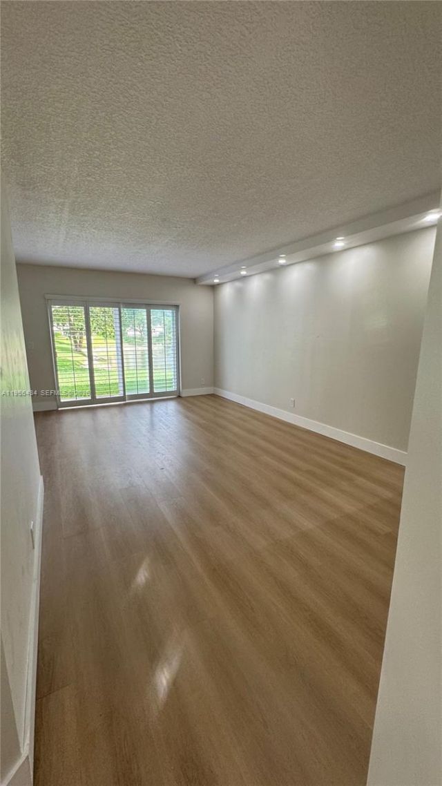 900 Twin Lakes Dr , Unit 8-A, Coral Springs, FL 33071 Photo