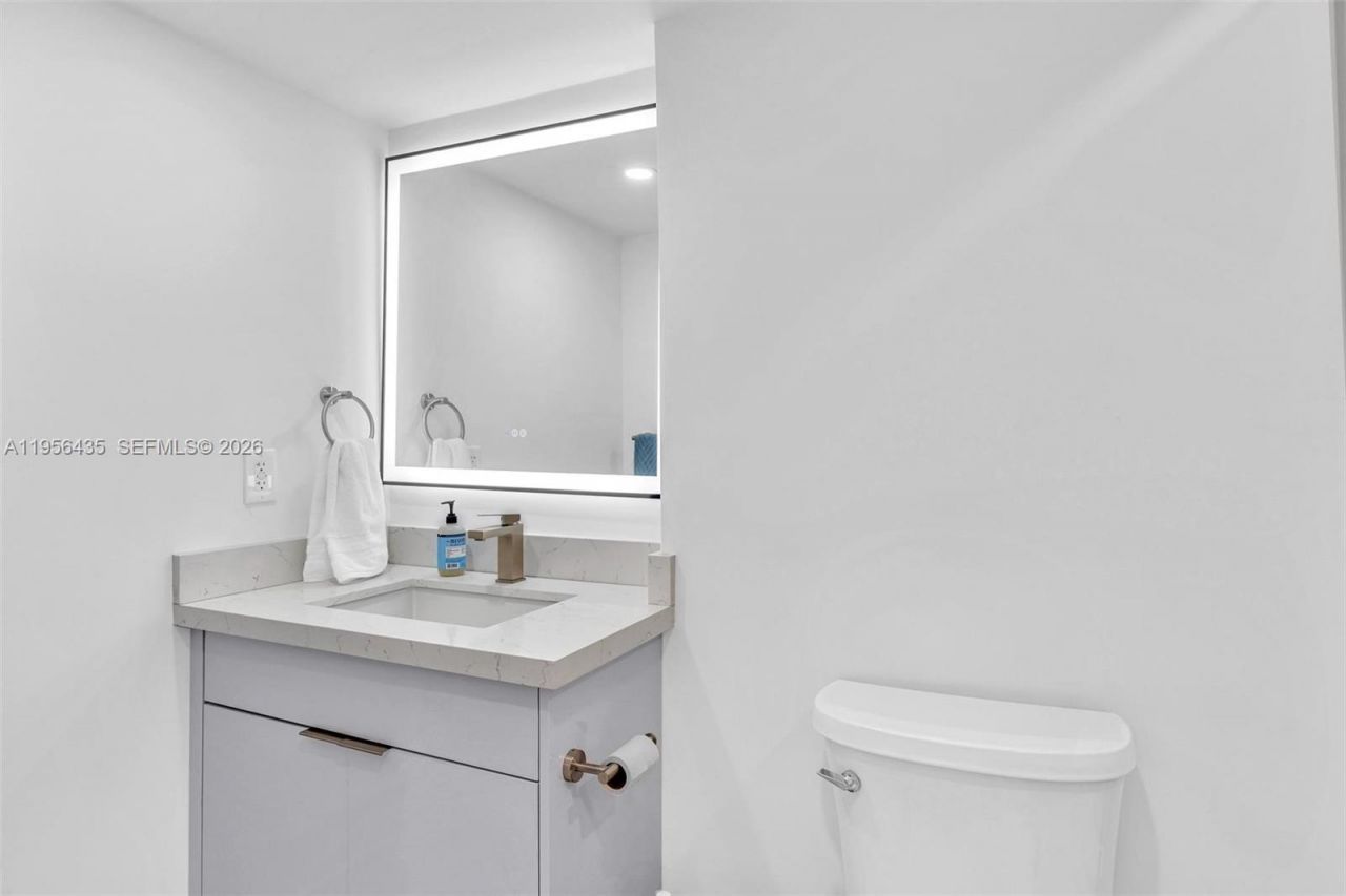 2625 Collins Ave, Unit 1109, Miami Beach, FL 33140 Photo