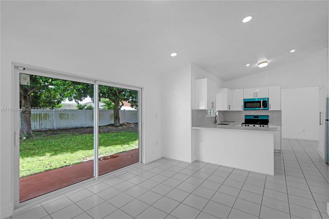 15322 SW 177th Ter, Miami, FL 33187 Photo