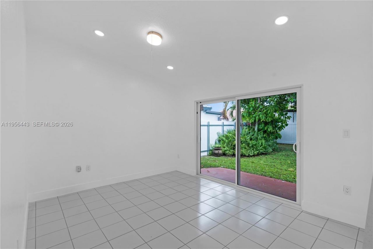 15322 SW 177th Ter, Miami, FL 33187 Photo