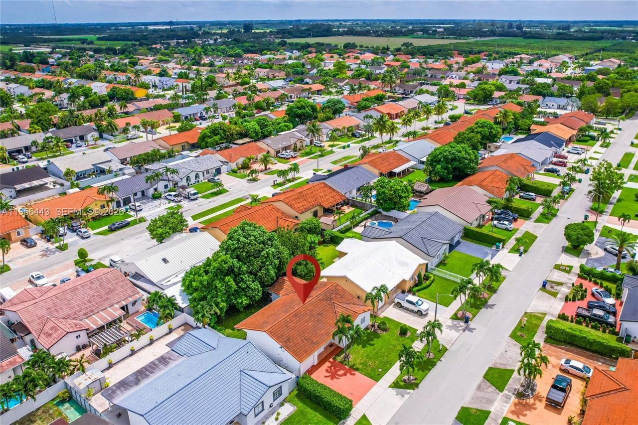 15322 SW 177th Ter, Miami, FL 33187 Photo