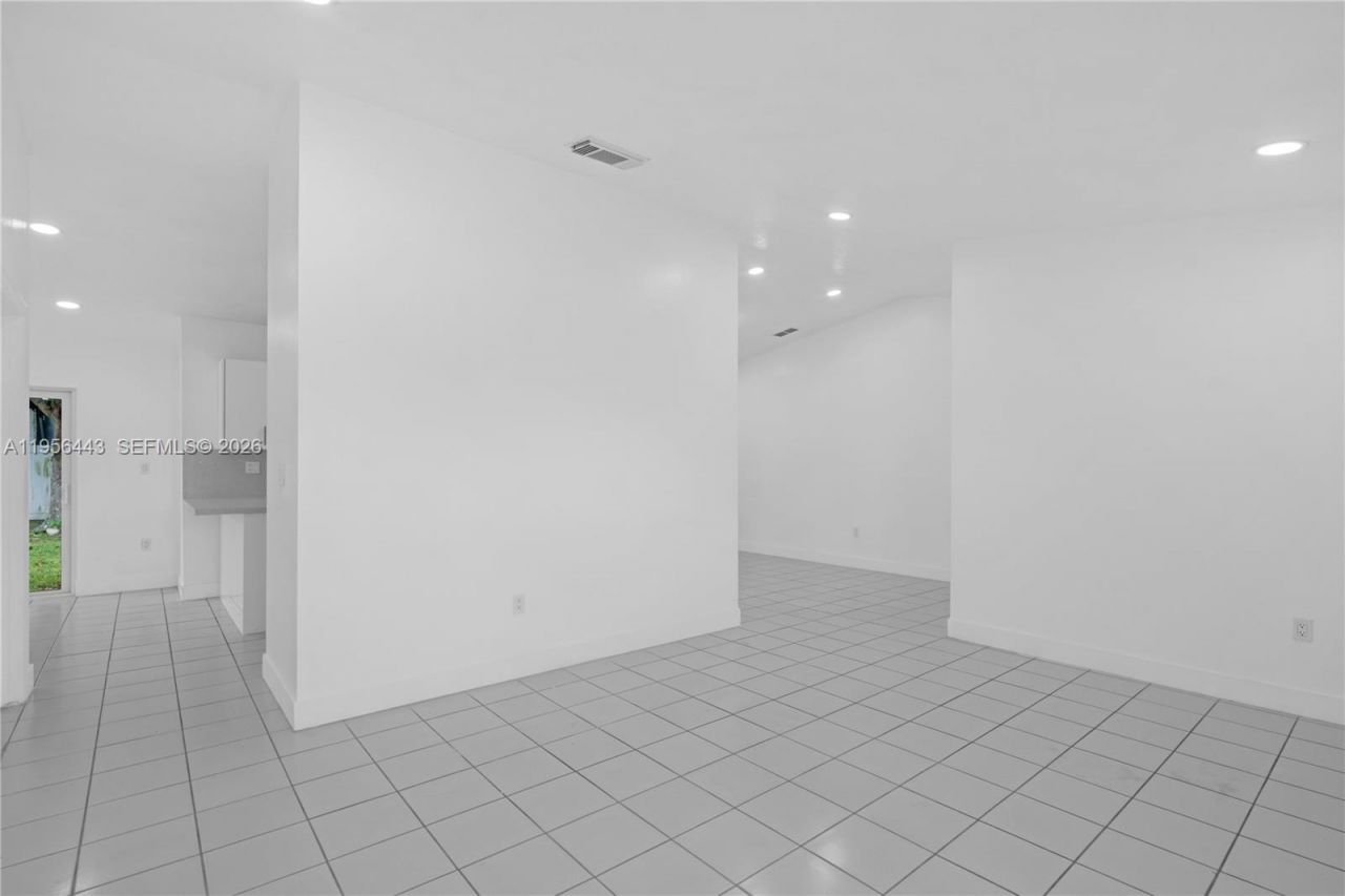 15322 SW 177th Ter, Miami, FL 33187 Photo