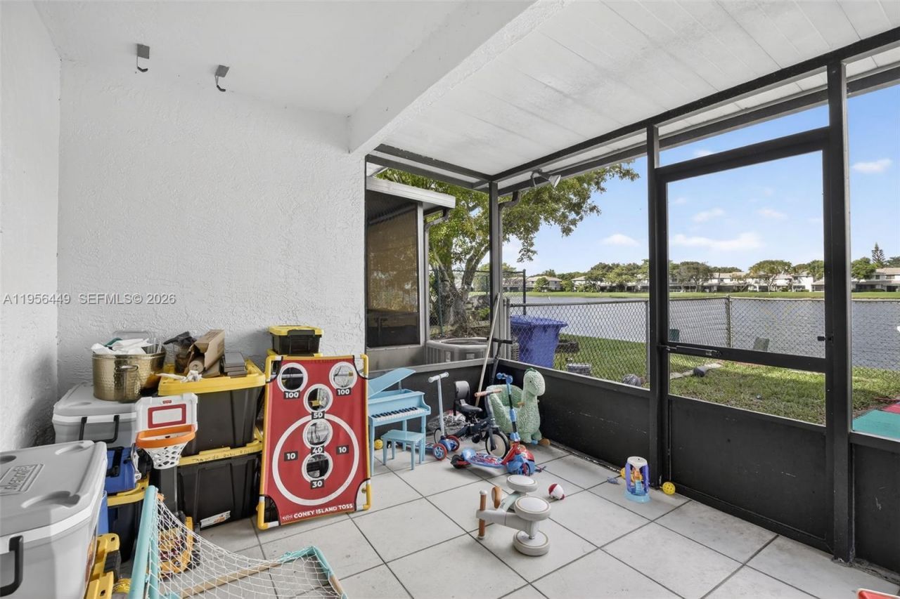 10431 NW 3rd St, Pembroke Pines, FL 33026 Photo