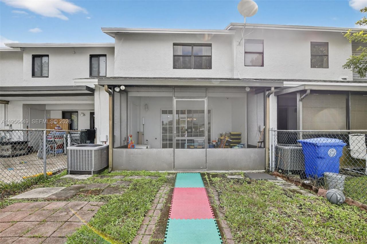 10431 NW 3rd St, Pembroke Pines, FL 33026 Photo