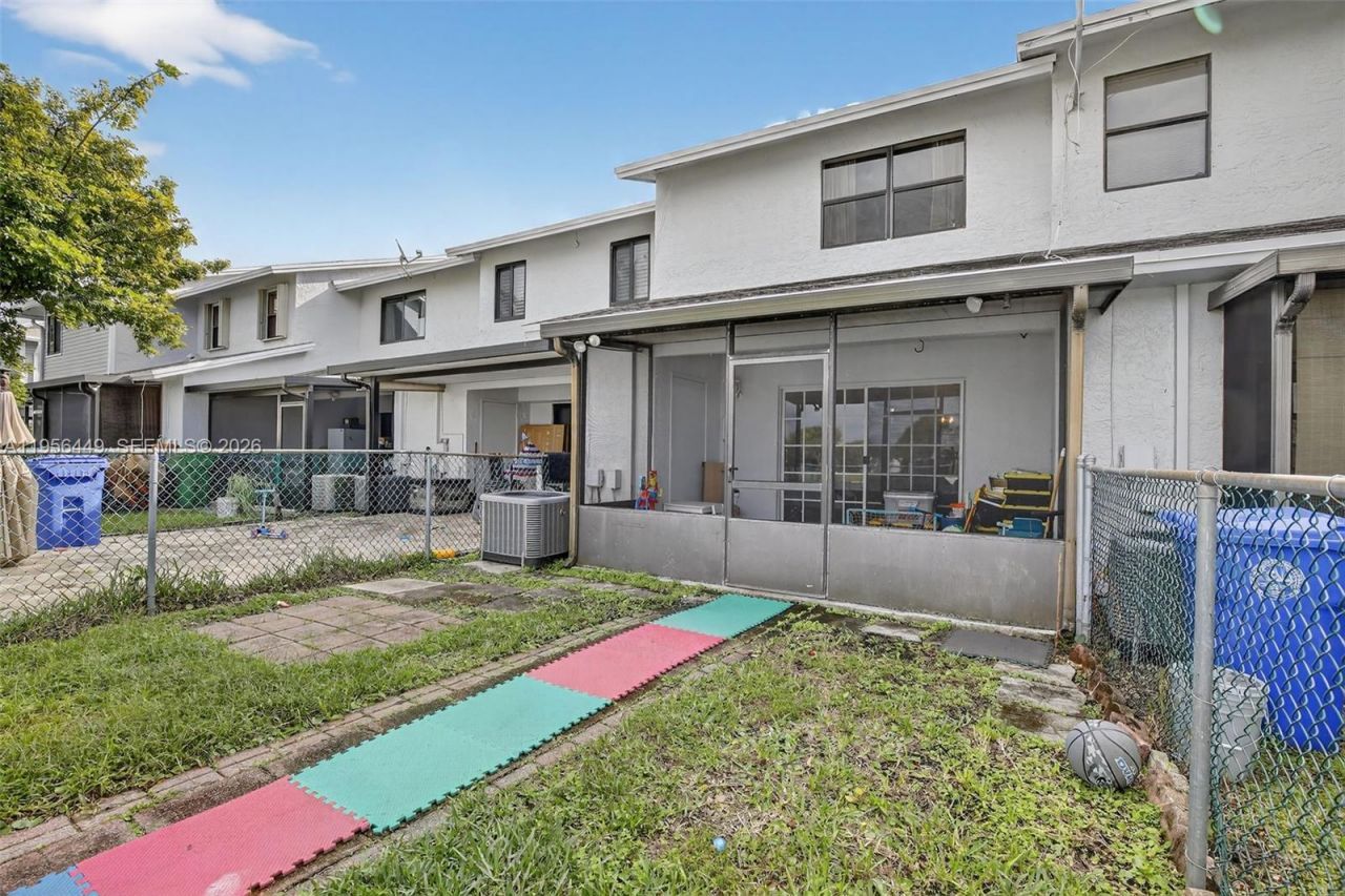 10431 NW 3rd St, Pembroke Pines, FL 33026 Photo