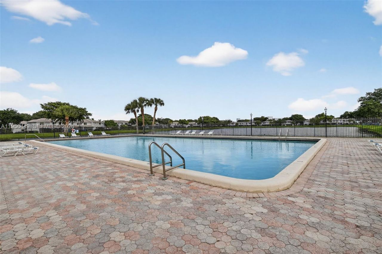 10431 NW 3rd St, Pembroke Pines, FL 33026 Photo