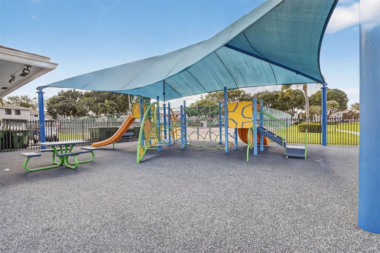 10431 NW 3rd St, Pembroke Pines, FL 33026 Photo