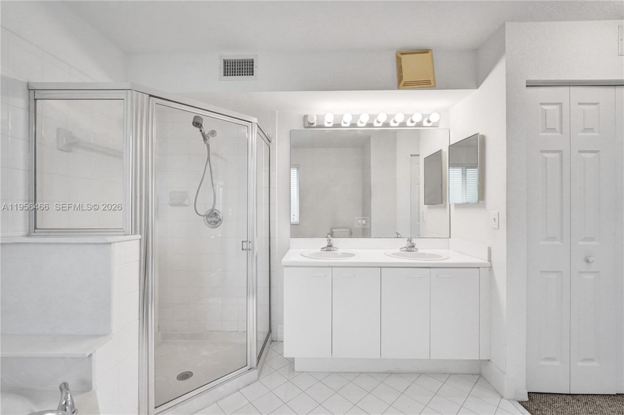 2050 Pasa Verde Ln, Weston, FL 33327 Photo