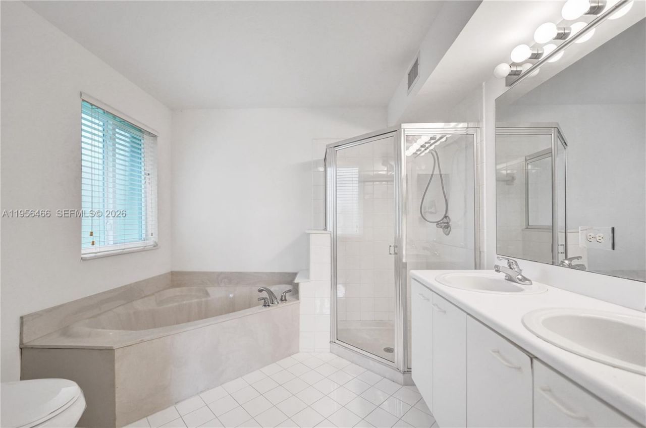 2050 Pasa Verde Ln, Weston, FL 33327 Photo