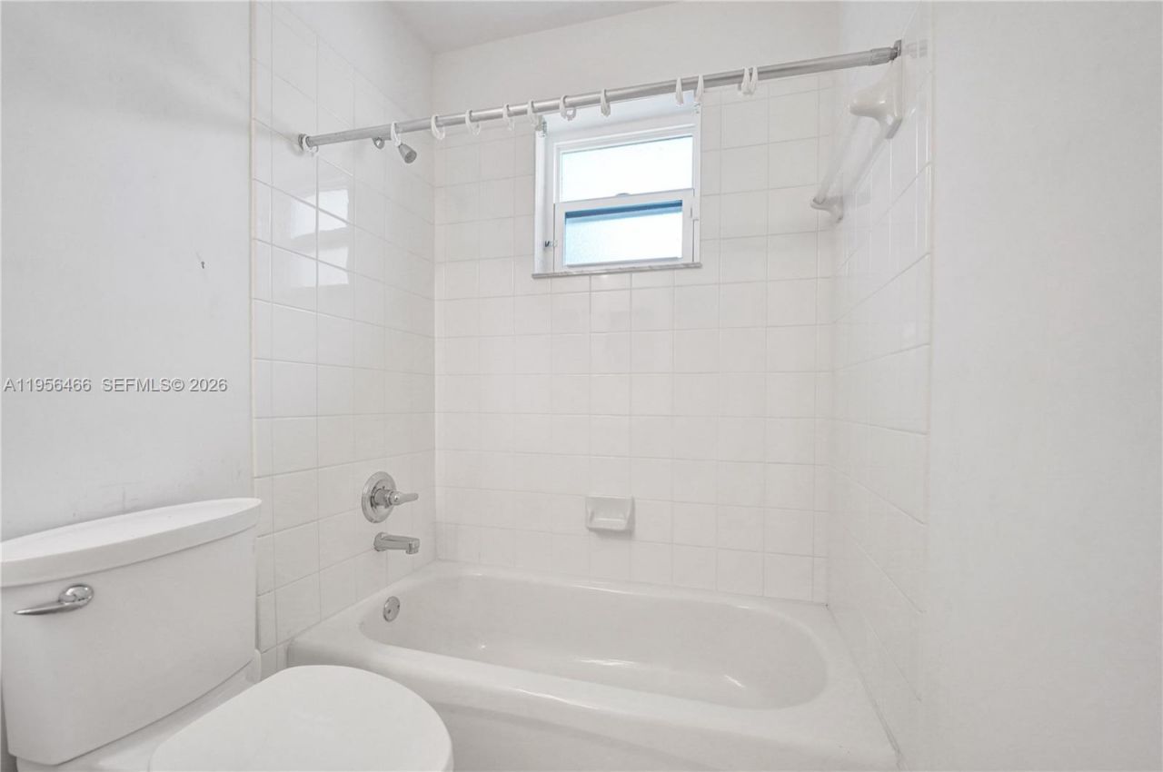 2050 Pasa Verde Ln, Weston, FL 33327 Photo