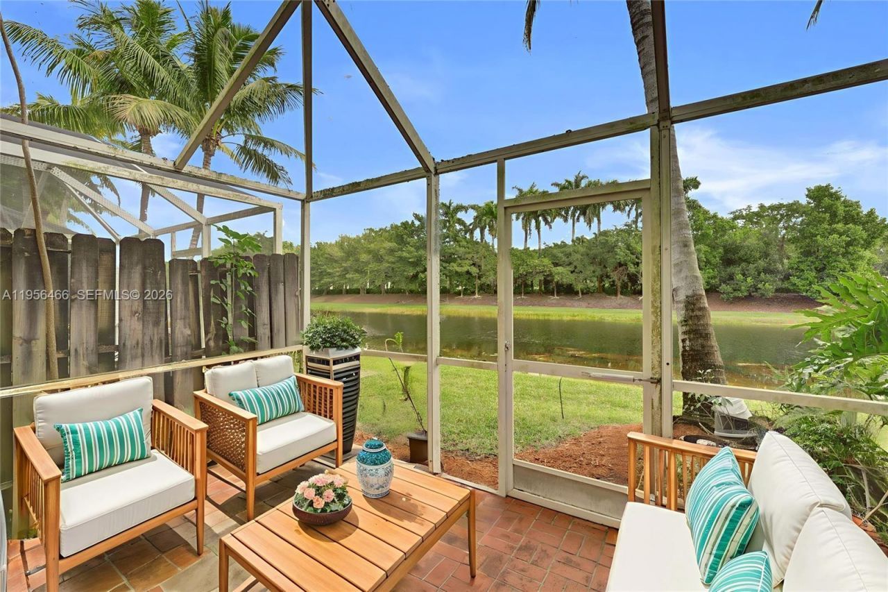 2050 Pasa Verde Ln, Weston, FL 33327 Photo