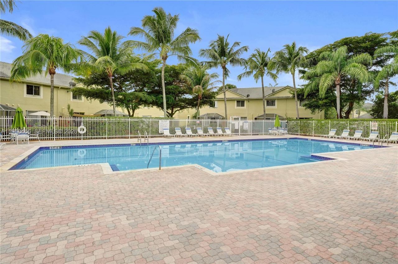 2050 Pasa Verde Ln, Weston, FL 33327 Photo