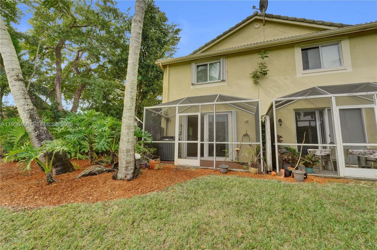 2050 Pasa Verde Ln, Weston, FL 33327 Photo