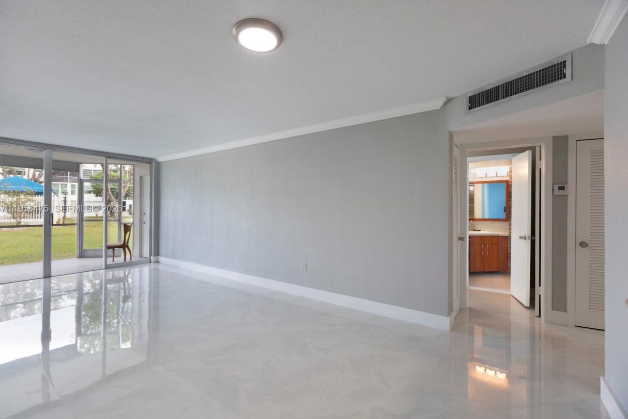 1351 NE 191 St, Unit E 106, Miami, FL 33179 Photo