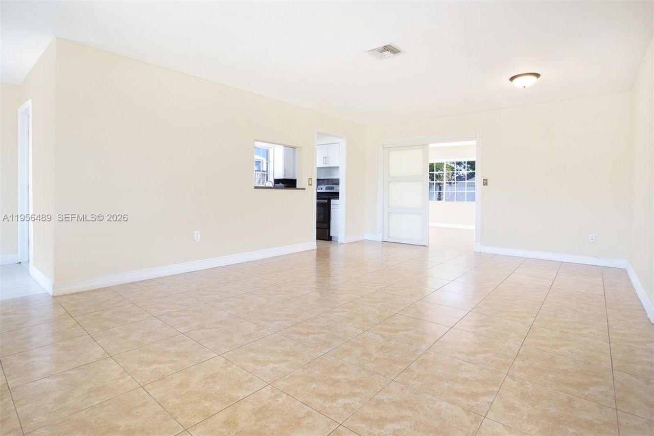 1201 NW 78th Ave, Pembroke Pines, FL 33024 Photo