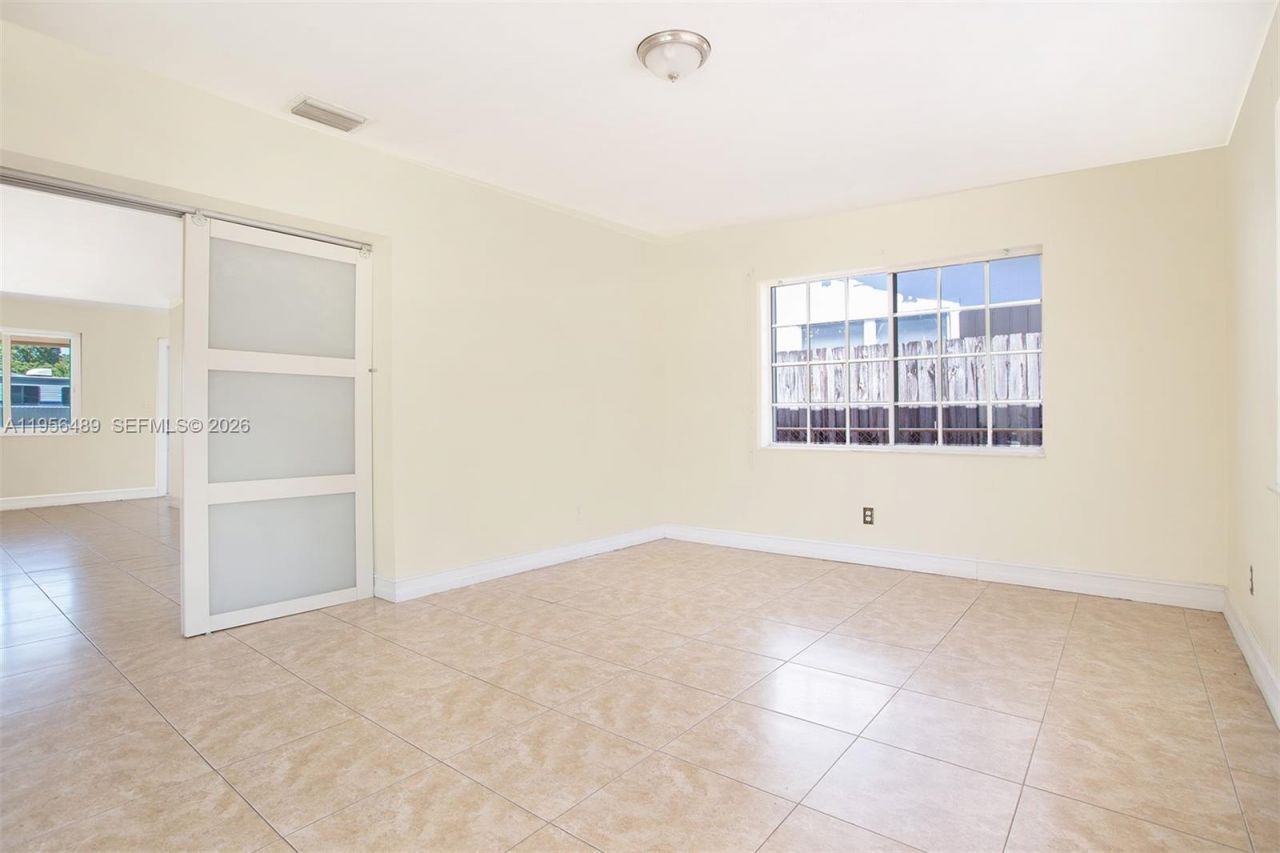 1201 NW 78th Ave, Pembroke Pines, FL 33024 Photo