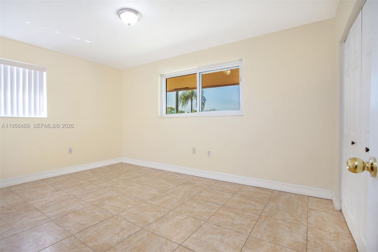 1201 NW 78th Ave, Pembroke Pines, FL 33024 Photo