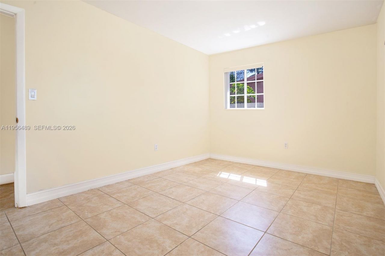 1201 NW 78th Ave, Pembroke Pines, FL 33024 Photo