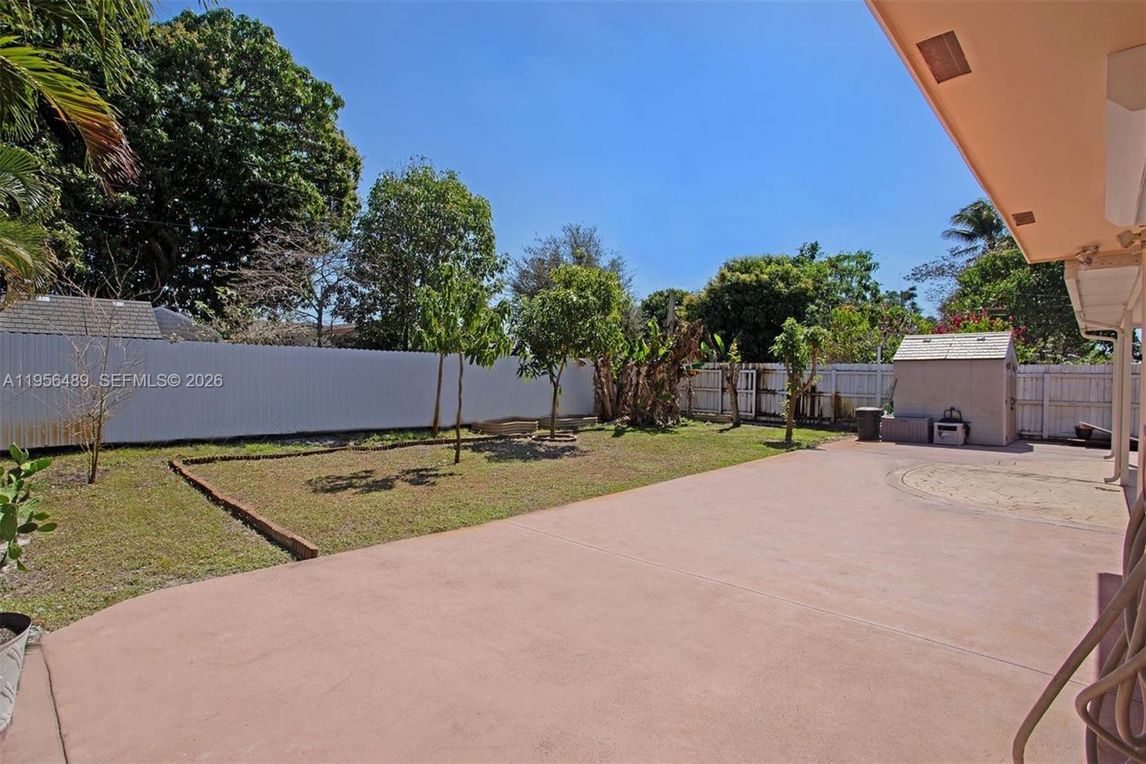 1201 NW 78th Ave, Pembroke Pines, FL 33024 Photo