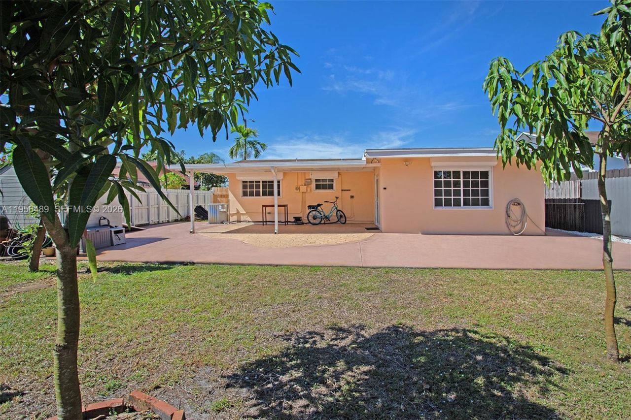 1201 NW 78th Ave, Pembroke Pines, FL 33024 Photo