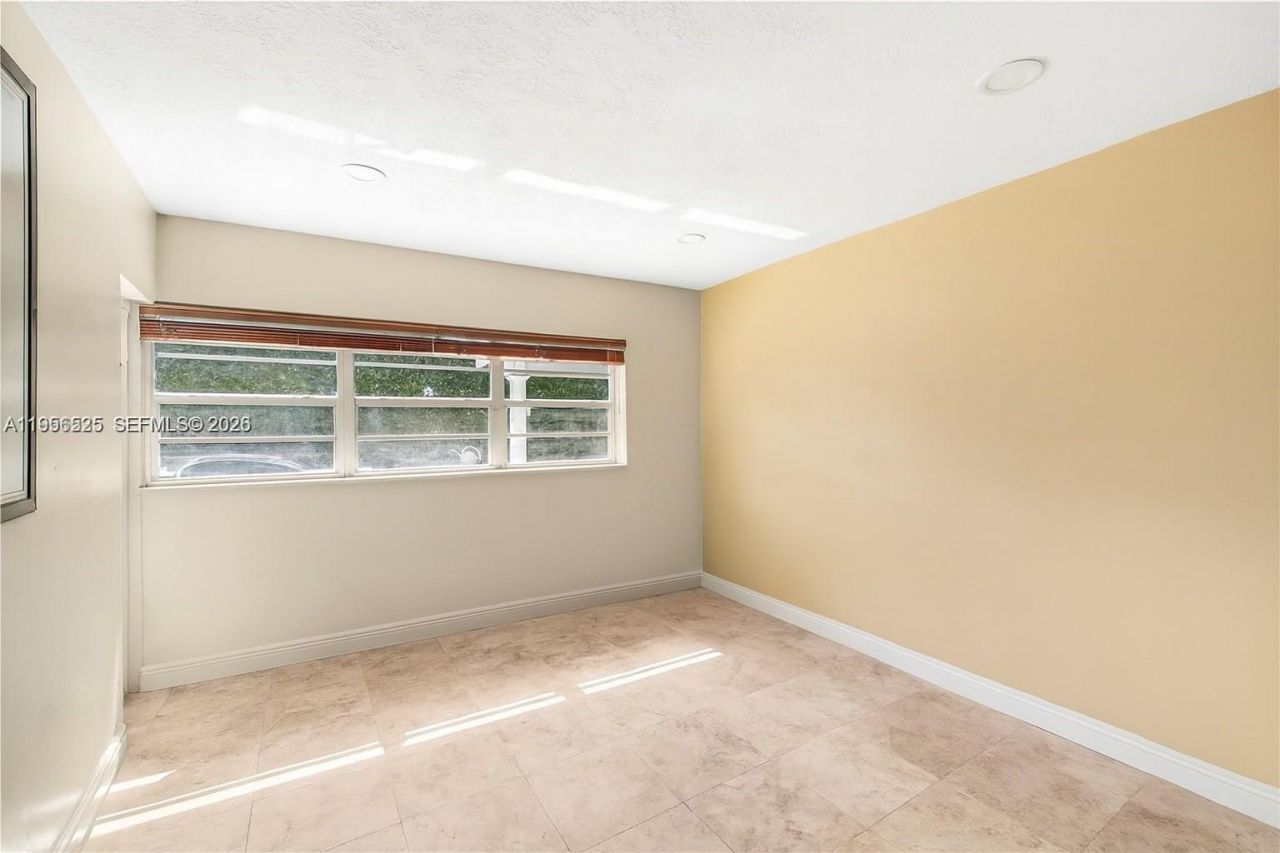 8801 Dickens Ave, Surfside, FL 33154 Photo