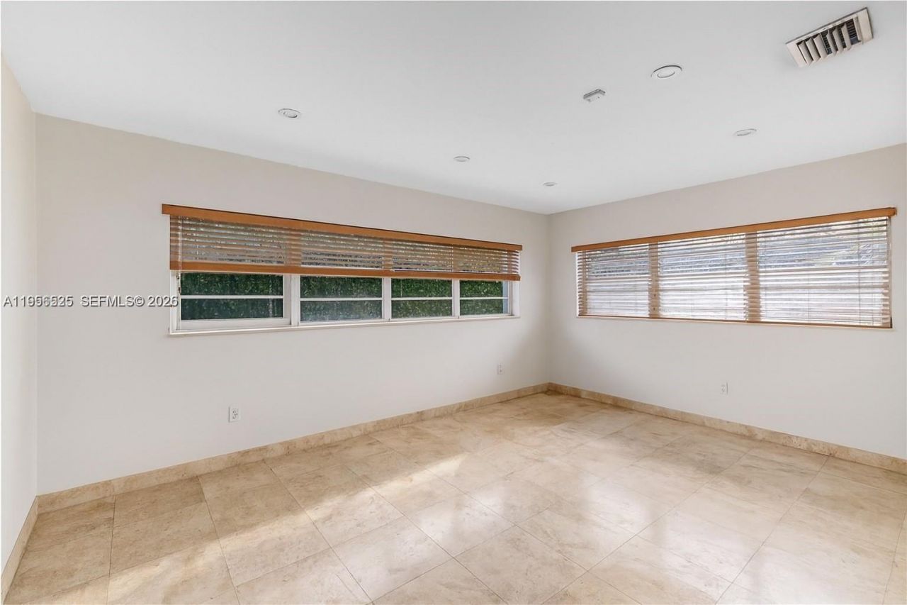 8801 Dickens Ave, Surfside, FL 33154 Photo