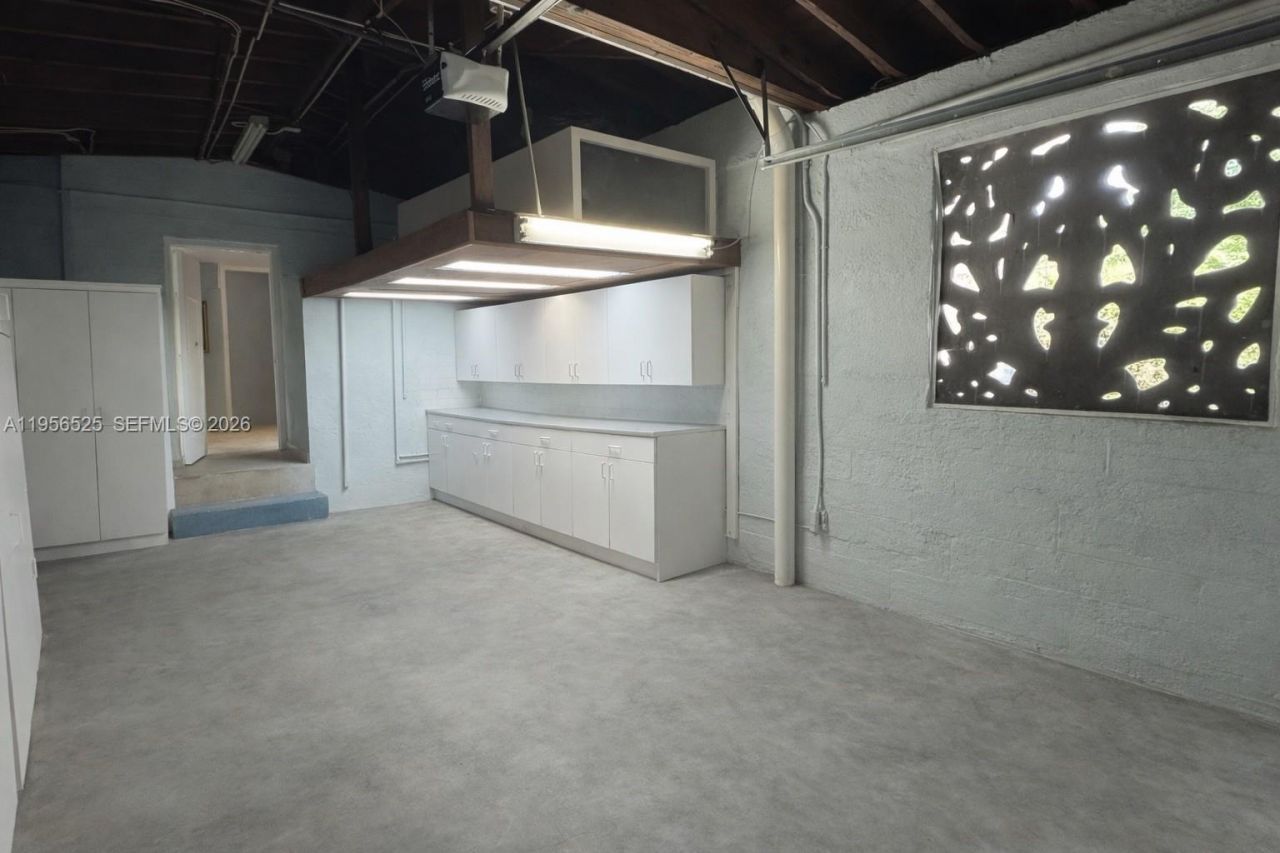 8801 Dickens Ave, Surfside, FL 33154 Photo