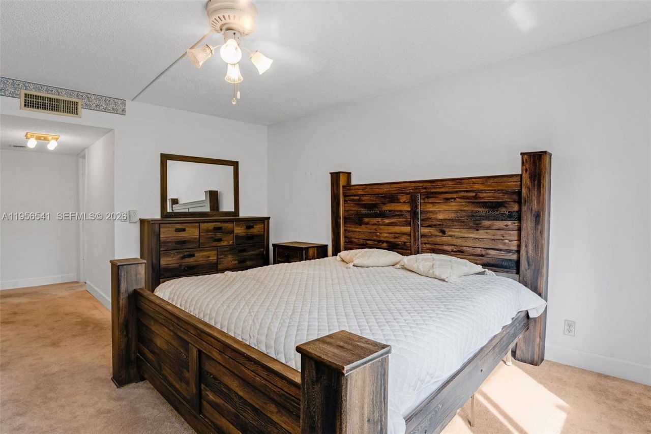 182 Lakeview Dr, Unit 204, Weston, FL 33326 Photo