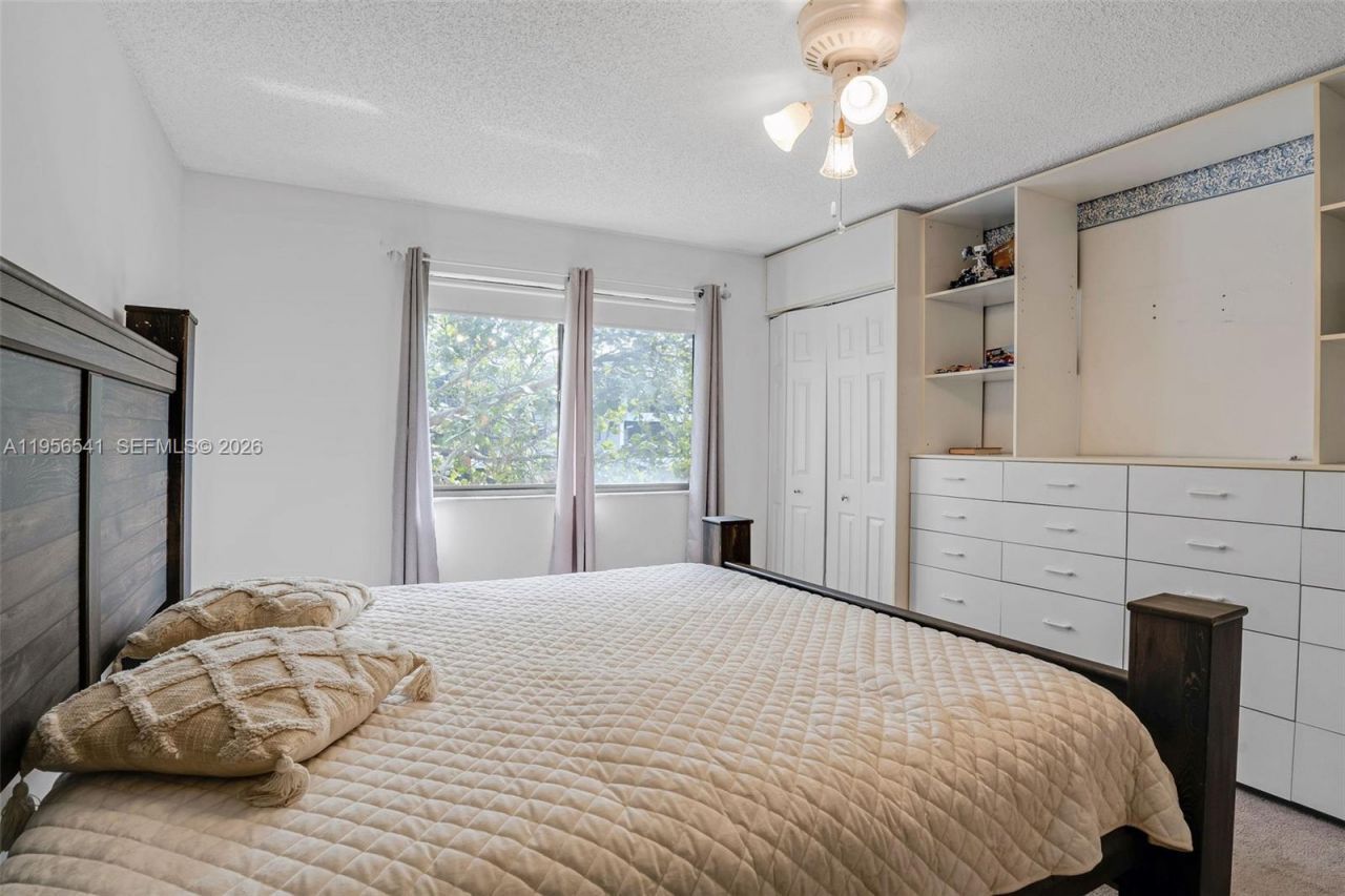 182 Lakeview Dr, Unit 204, Weston, FL 33326 Photo