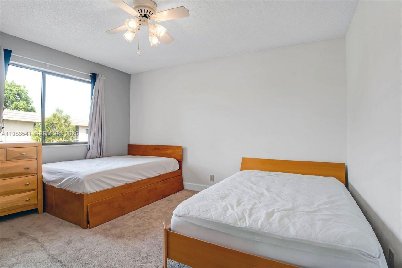 182 Lakeview Dr, Unit 204, Weston, FL 33326 Photo