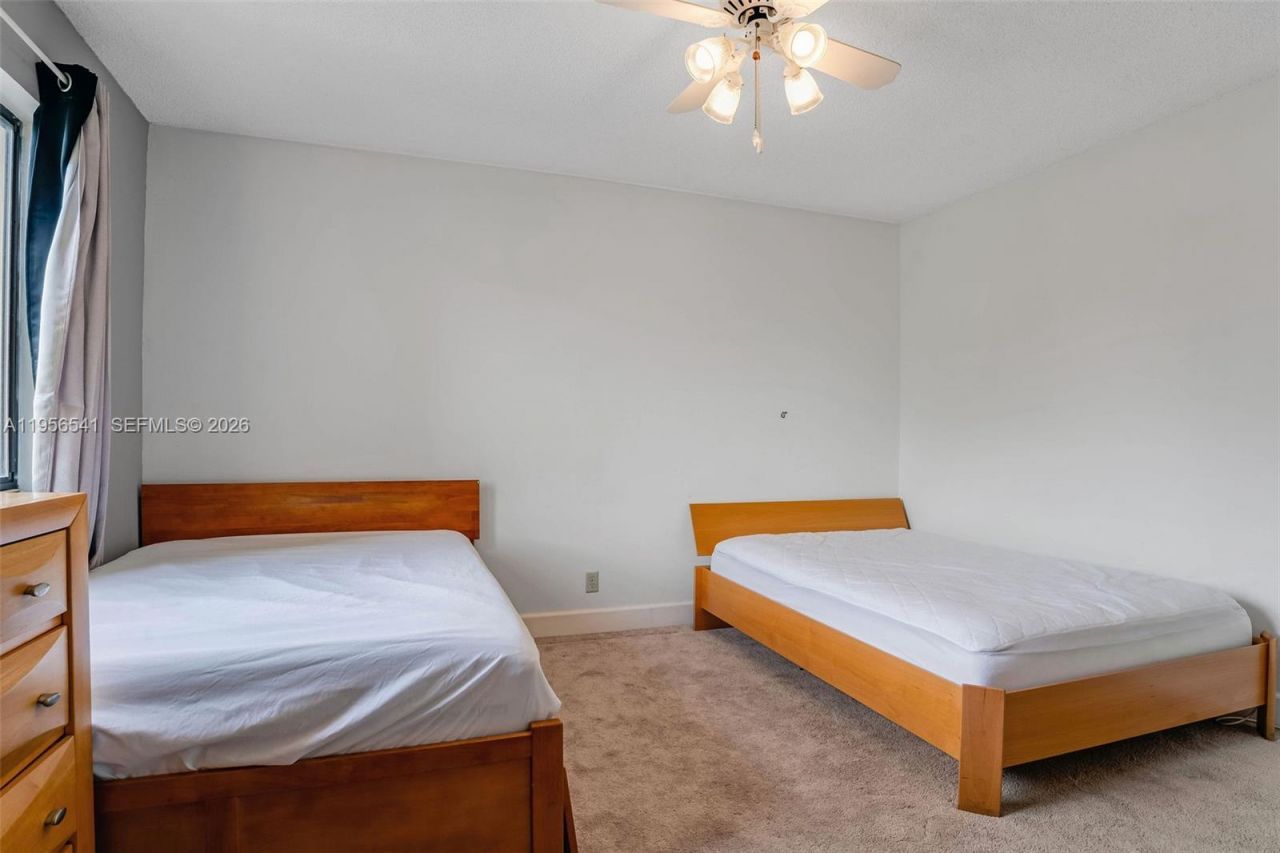 182 Lakeview Dr, Unit 204, Weston, FL 33326 Photo