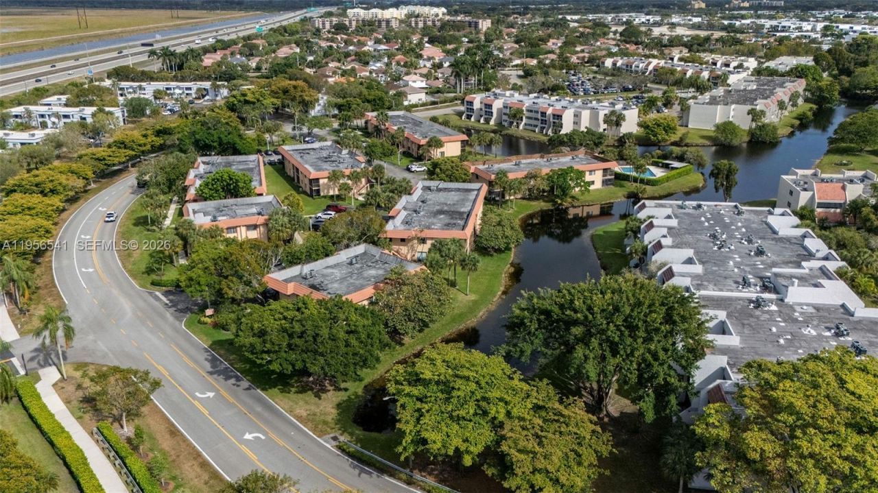 182 Lakeview Dr, Unit 204, Weston, FL 33326 Photo