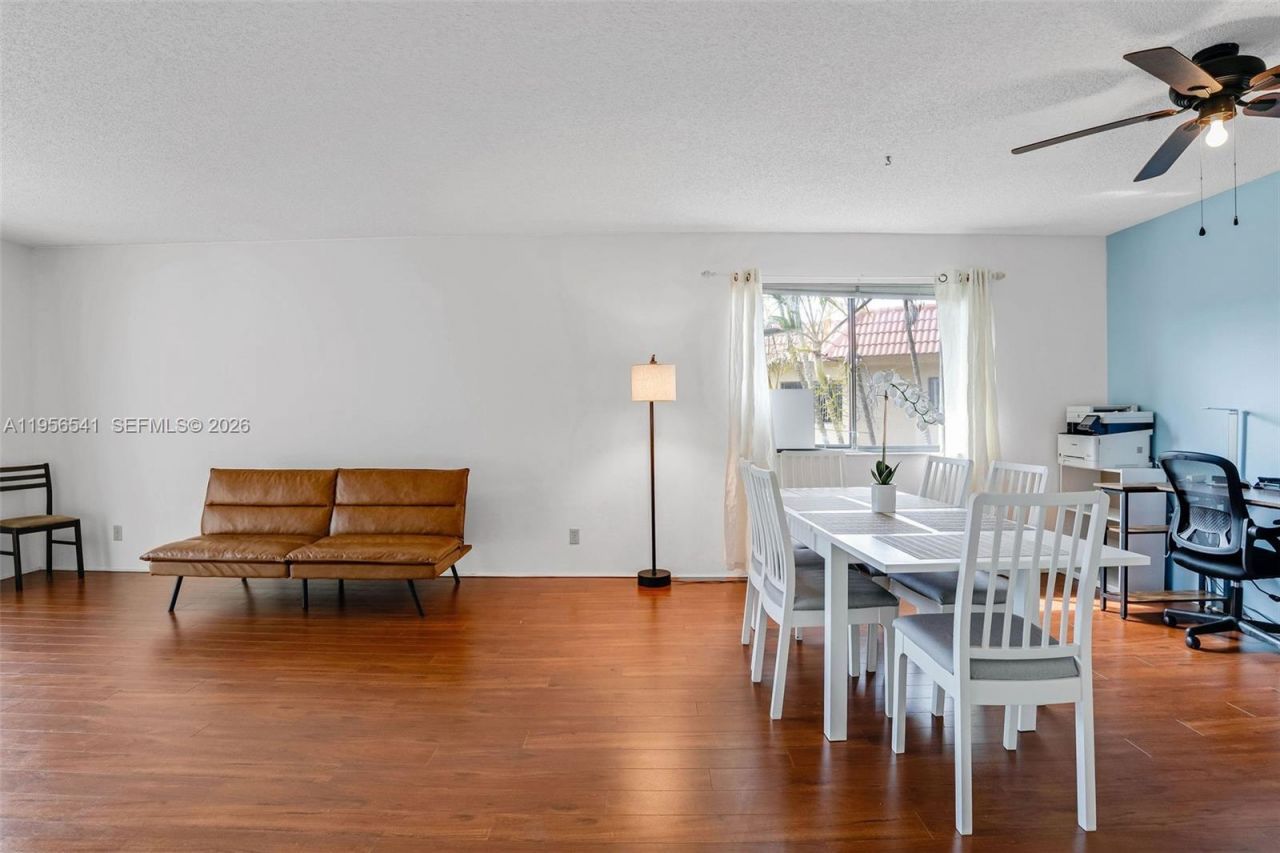 182 Lakeview Dr, Unit 204, Weston, FL 33326 Photo