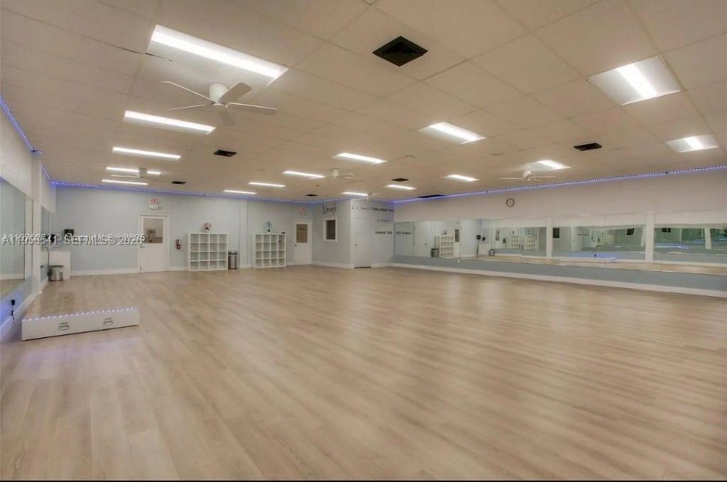 182 Lakeview Dr, Unit 204, Weston, FL 33326 Photo